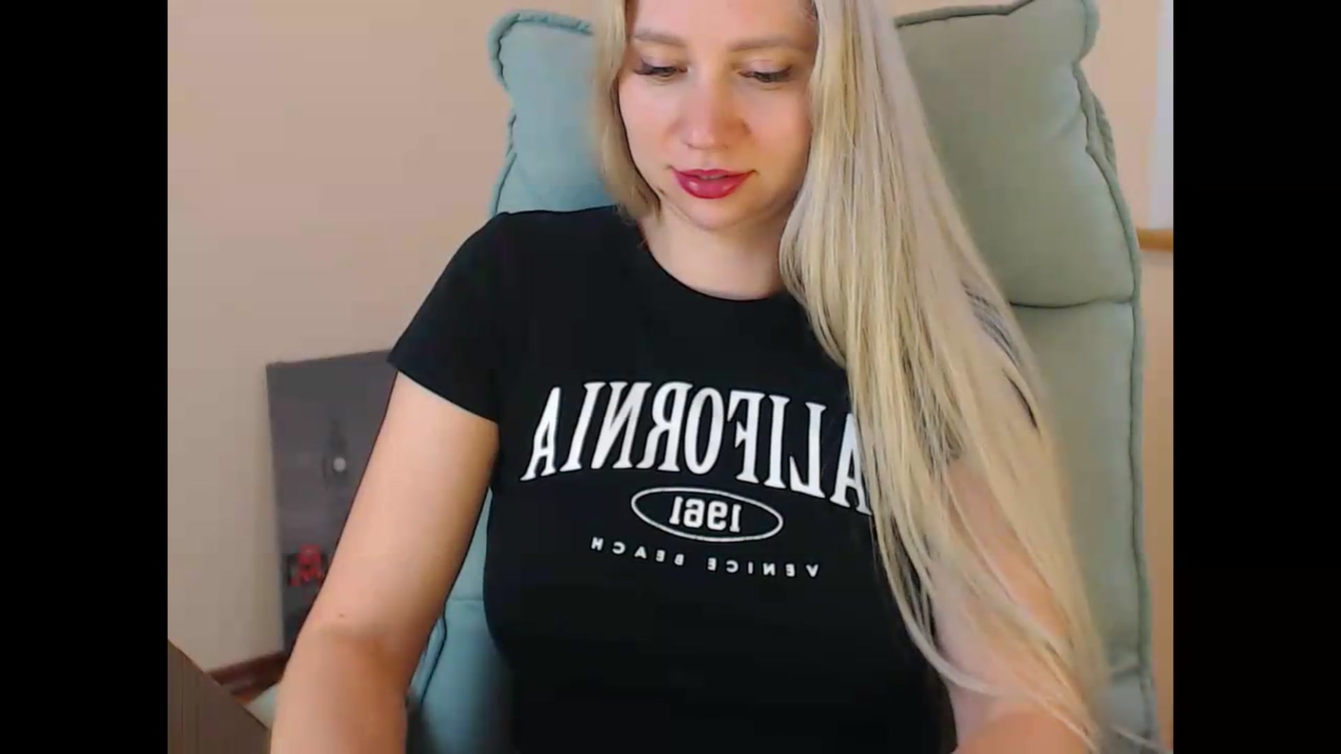 Gallery image thumbnail from Miss_Sylvia's myfreecams stream on, 07/06/2026, 18:51 image 6 of 20