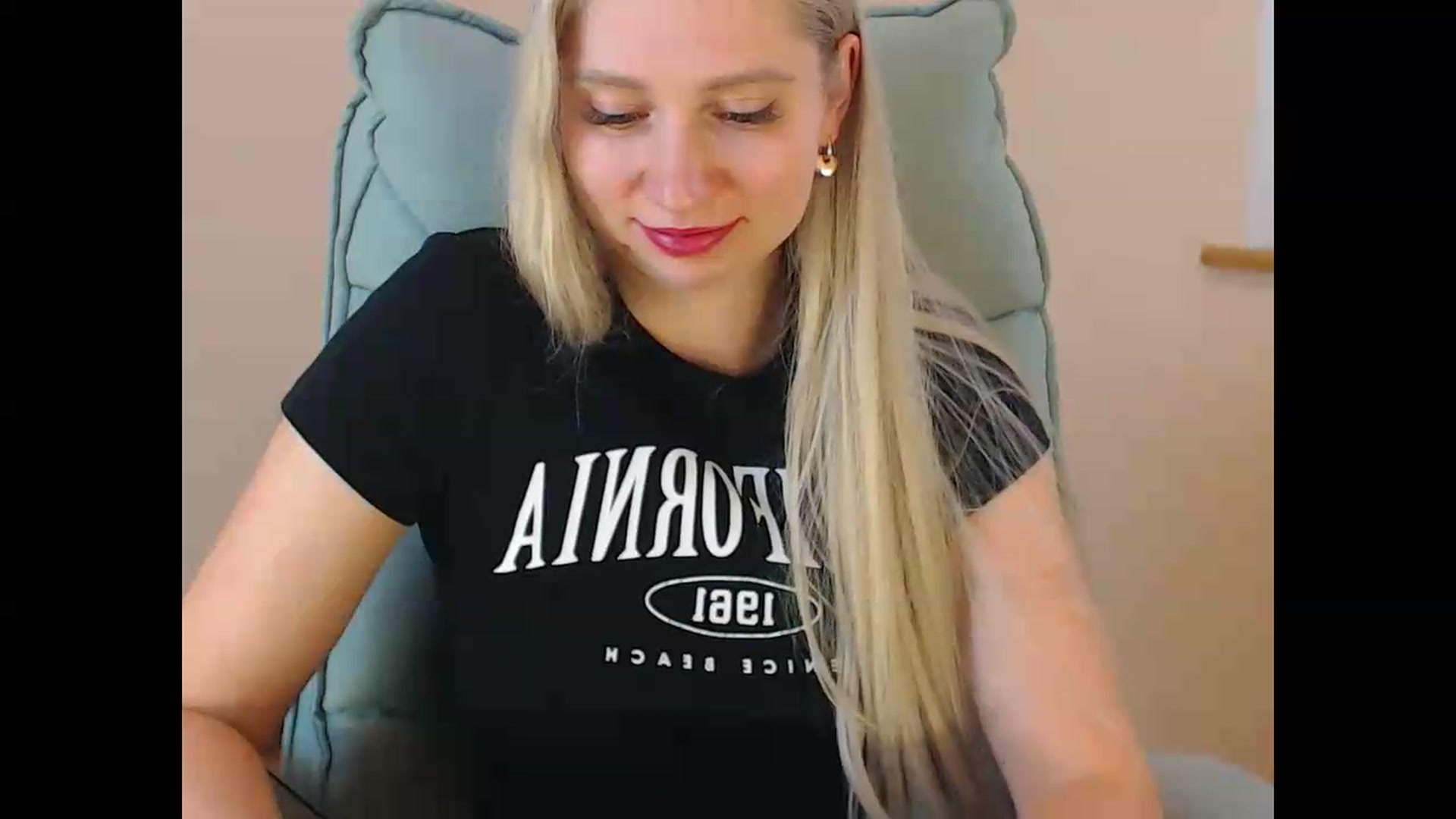 Gallery image thumbnail from Miss_Sylvia's myfreecams stream on, 07/06/2026, 18:51 image 19 of 20