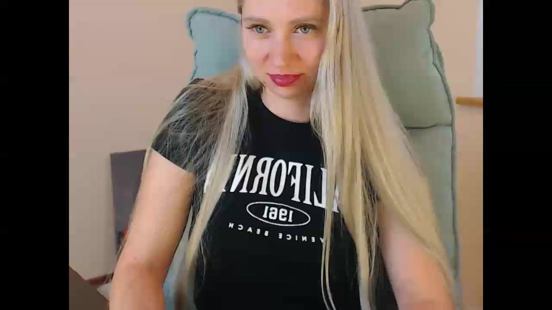 Gallery image thumbnail from Miss_Sylvia's myfreecams stream on, 07/06/2026, 19:18 image 1 of 20