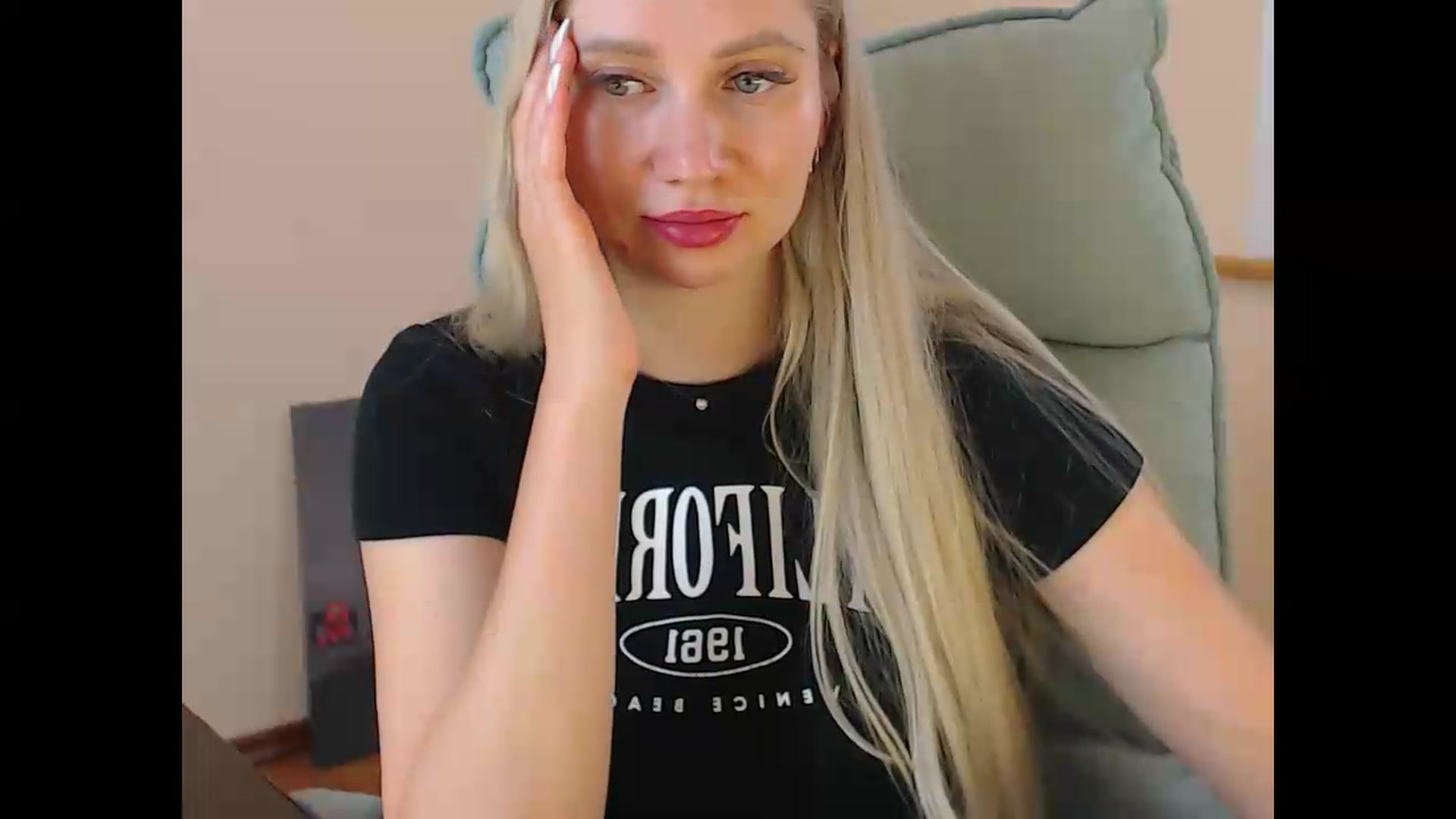 Gallery image thumbnail from Miss_Sylvia's myfreecams stream on, 07/06/2026, 19:18 image 17 of 20