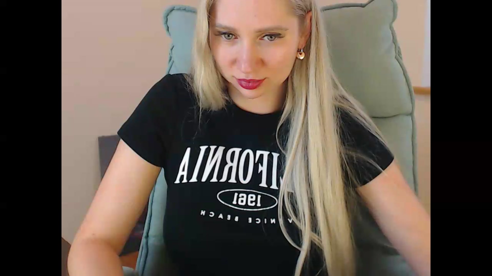 Gallery image thumbnail from Miss_Sylvia's myfreecams stream on, 07/06/2026, 19:18 image 13 of 20