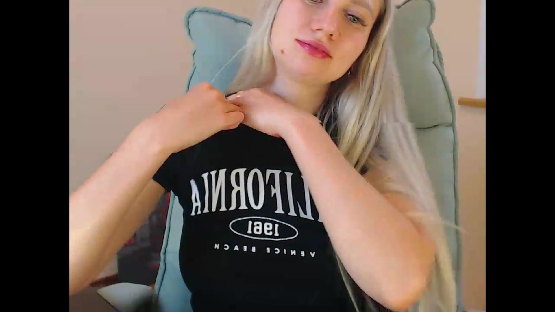 Gallery image thumbnail from Miss_Sylvia's myfreecams stream on, 07/06/2026, 19:18 image 5 of 20