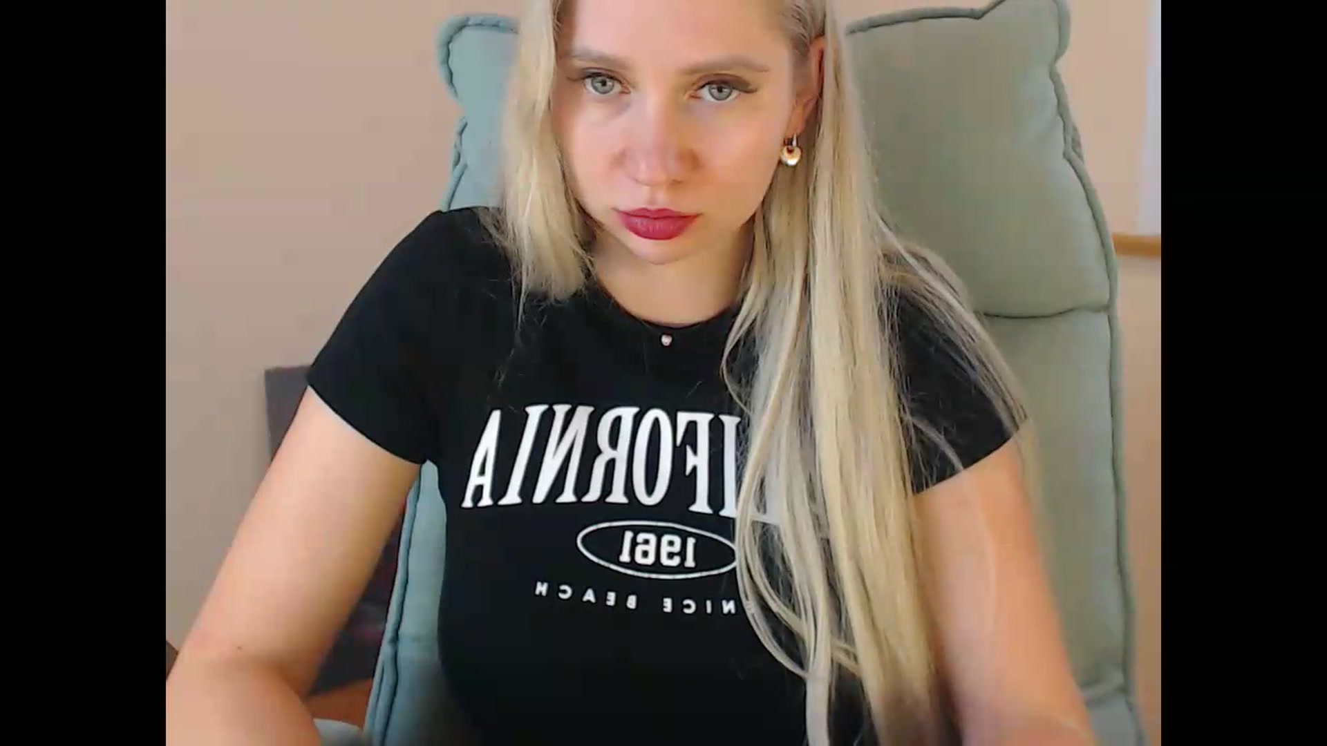 Gallery image thumbnail from Miss_Sylvia's myfreecams stream on, 07/06/2026, 19:18 image 14 of 20