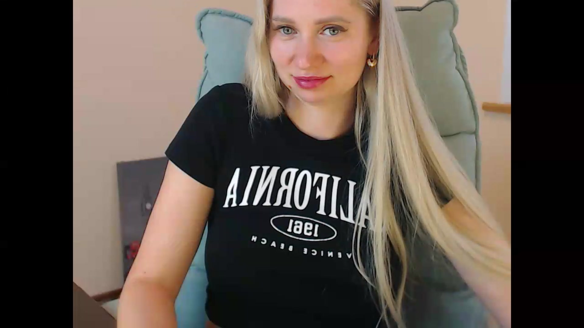 Gallery image thumbnail from Miss_Sylvia's myfreecams stream on, 07/06/2026, 19:18 image 7 of 20