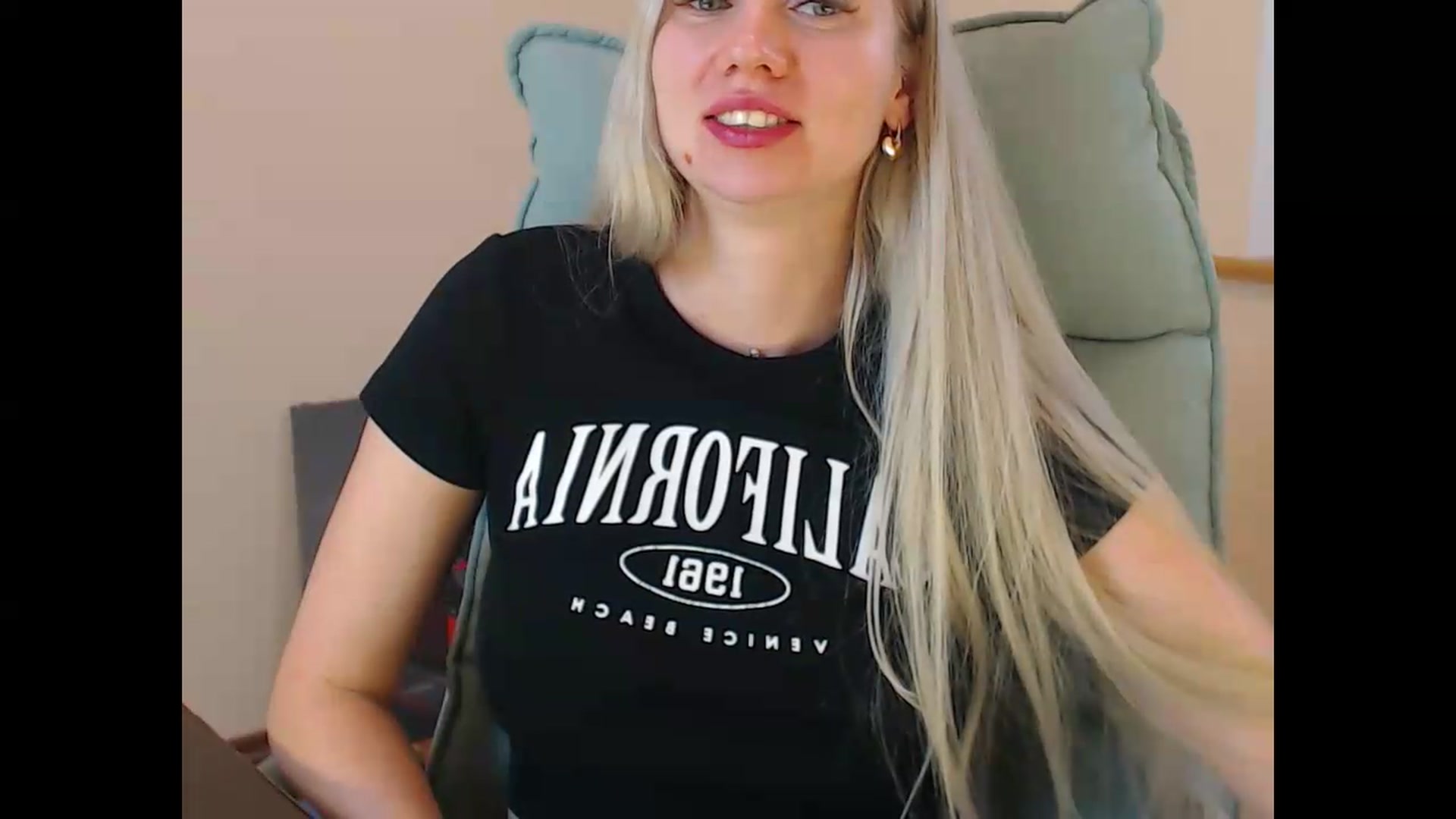 Gallery image thumbnail from Miss_Sylvia's myfreecams stream on, 07/06/2026, 19:18 image 8 of 20
