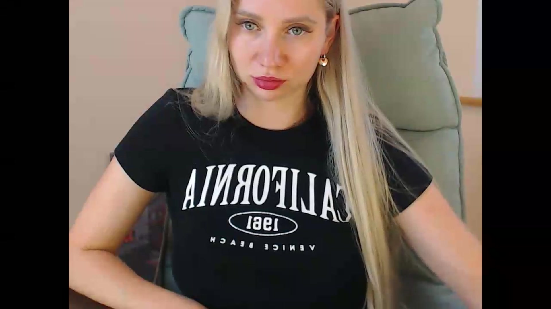 Gallery image thumbnail from Miss_Sylvia's myfreecams stream on, 07/06/2026, 19:18 image 19 of 20