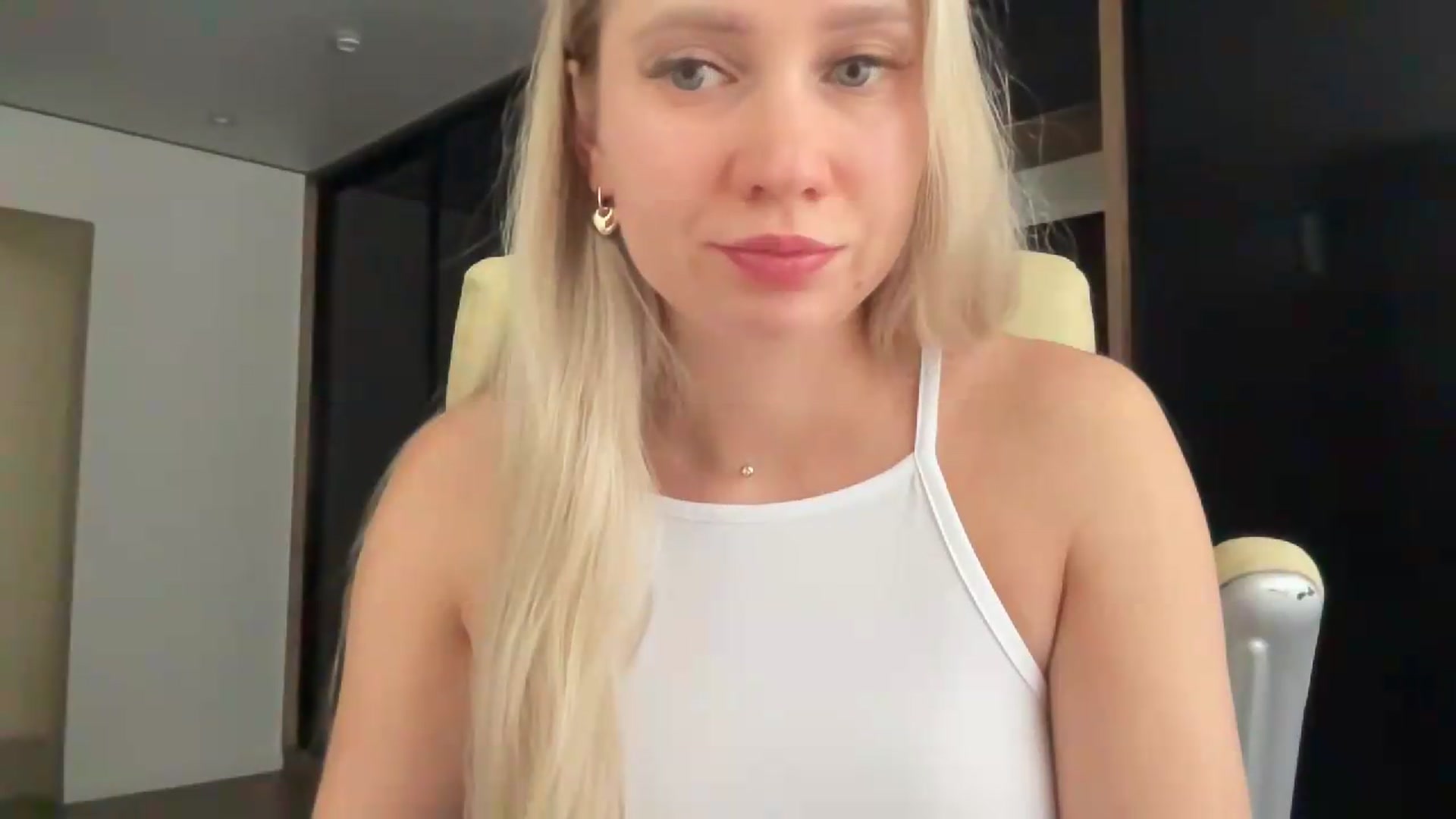 Gallery image thumbnail from Miss_Sylvia's myfreecams stream on, 07/08/2026, 17:03 image 9 of 20