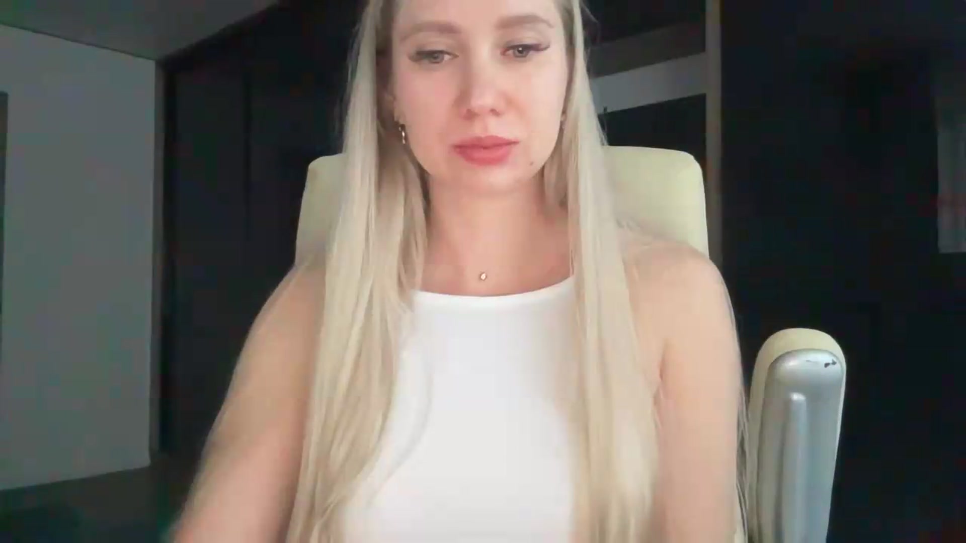 Gallery image thumbnail from Miss_Sylvia's myfreecams stream on, 07/08/2026, 18:19 image 12 of 20