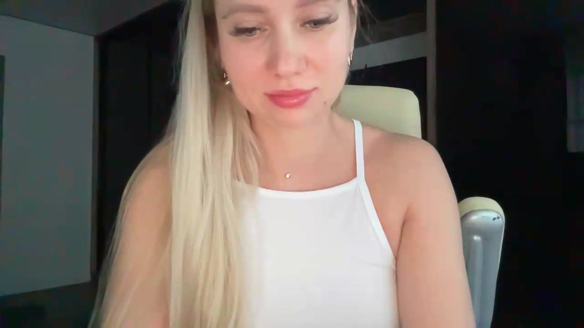 Gallery image thumbnail from Miss_Sylvia's myfreecams stream on, 07/08/2026, 18:19 image 13 of 20