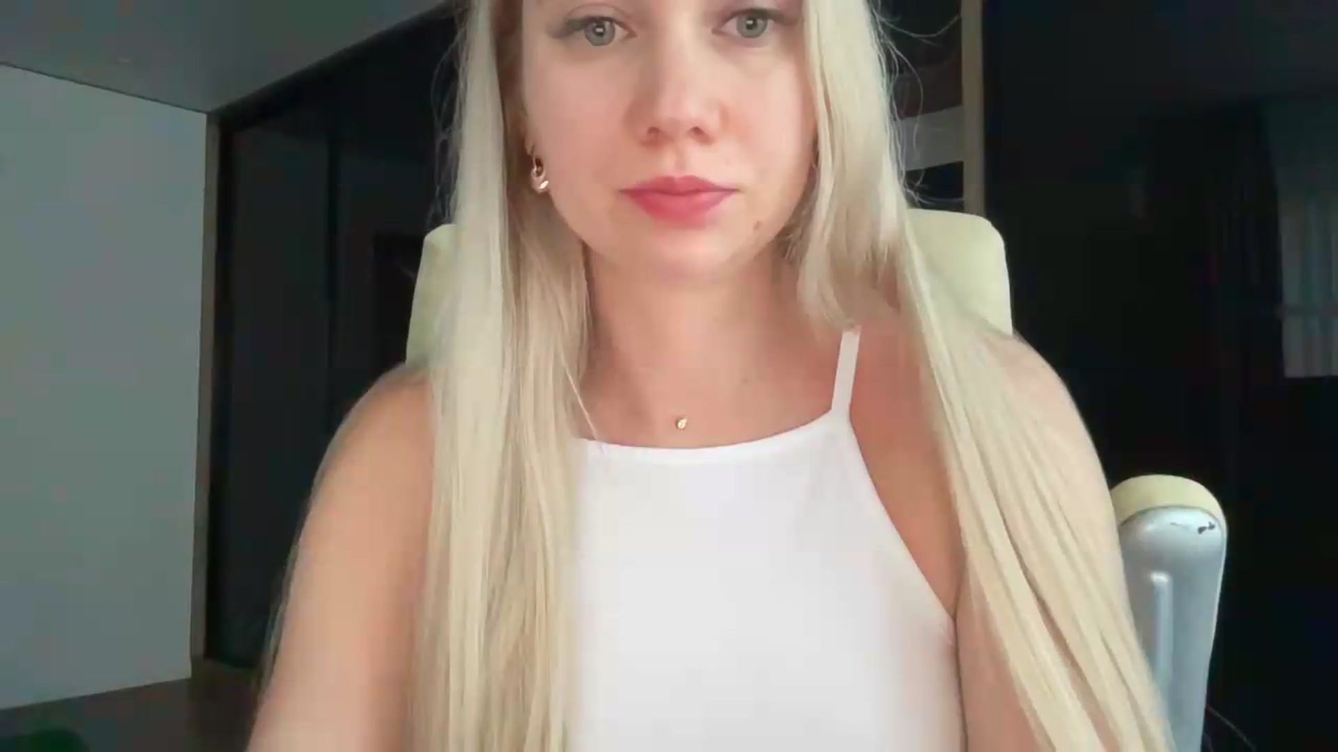 Gallery image thumbnail from Miss_Sylvia's myfreecams stream on, 07/08/2026, 18:19 image 4 of 20