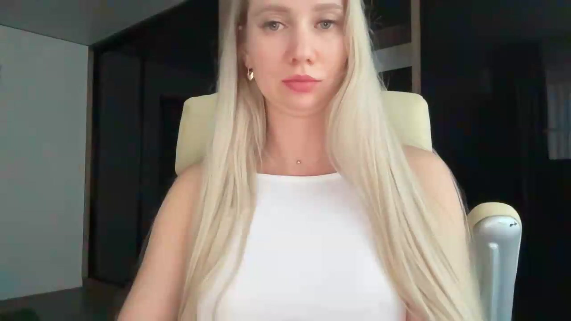 Gallery image thumbnail from Miss_Sylvia's myfreecams stream on, 07/08/2026, 18:19 image 6 of 20