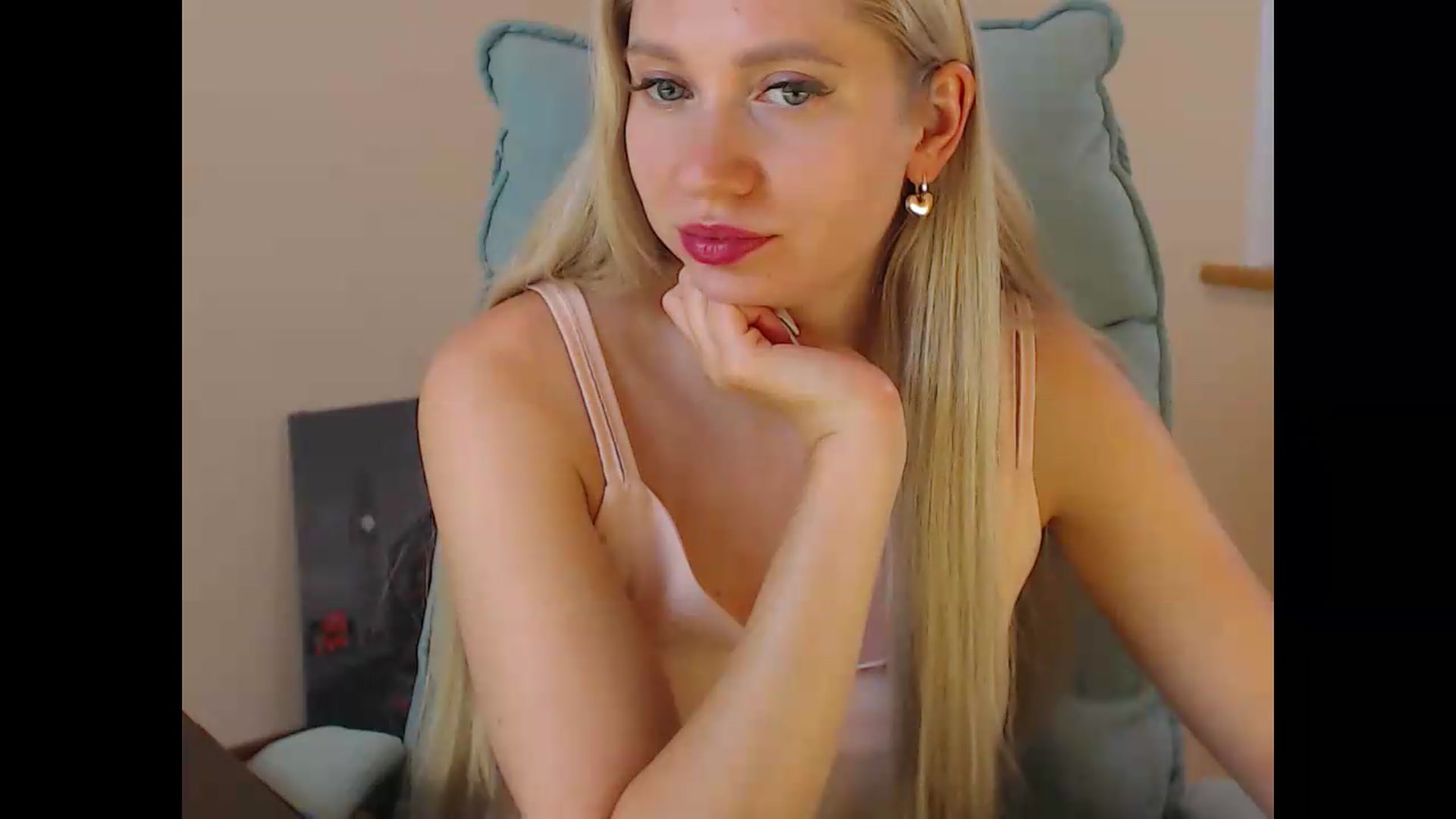 Gallery image thumbnail from Miss_Sylvia's myfreecams stream on, 07/10/2026, 18:59 image 16 of 20