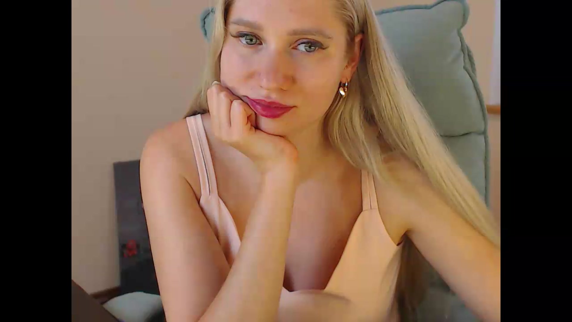 Gallery image thumbnail from Miss_Sylvia's myfreecams stream on, 07/10/2026, 18:59 image 11 of 20