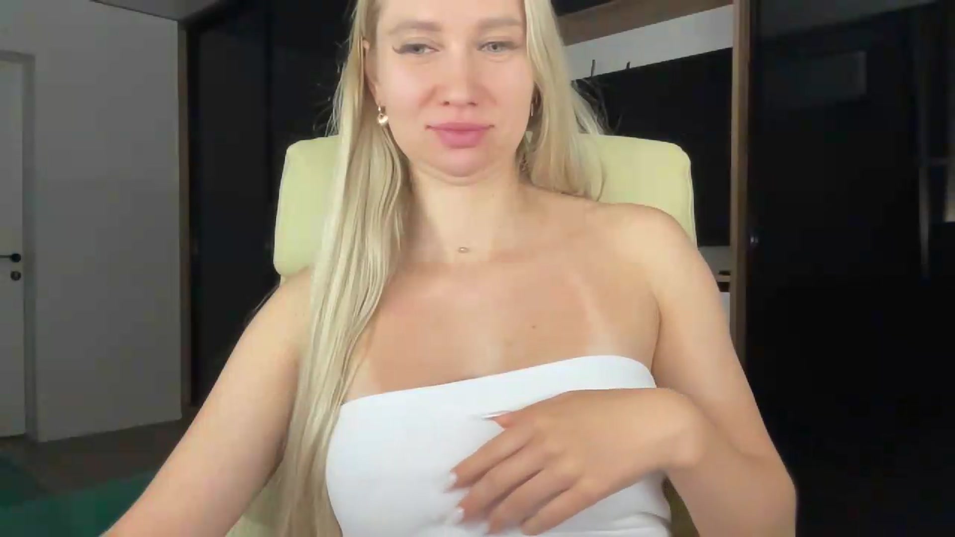 Gallery image thumbnail from Miss_Sylvia's myfreecams stream on, 07/11/2026, 21:26 image 2 of 20