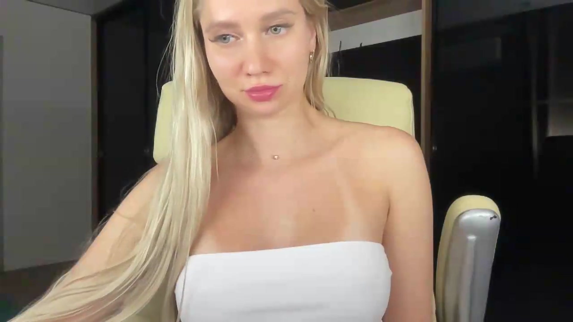 Gallery image thumbnail from Miss_Sylvia's myfreecams stream on, 07/11/2026, 22:24 image 11 of 20
