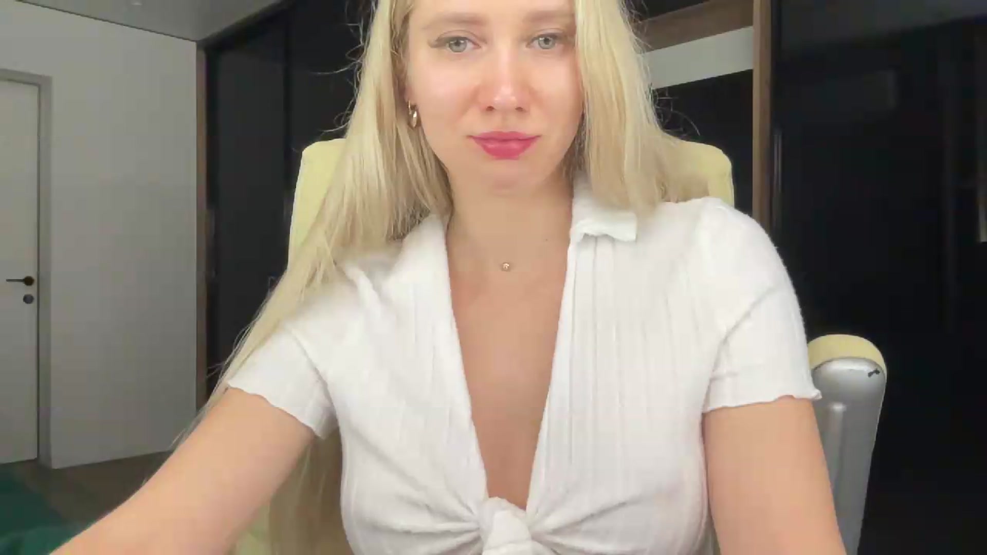 Gallery image thumbnail from Miss_Sylvia's myfreecams stream on, 07/12/2026, 20:31 image 11 of 20
