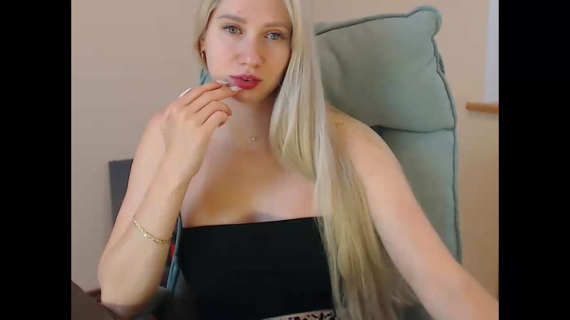 Gallery image thumbnail from Miss_Sylvia's myfreecams stream on, 07/17/2026, 19:24 image 8 of 20