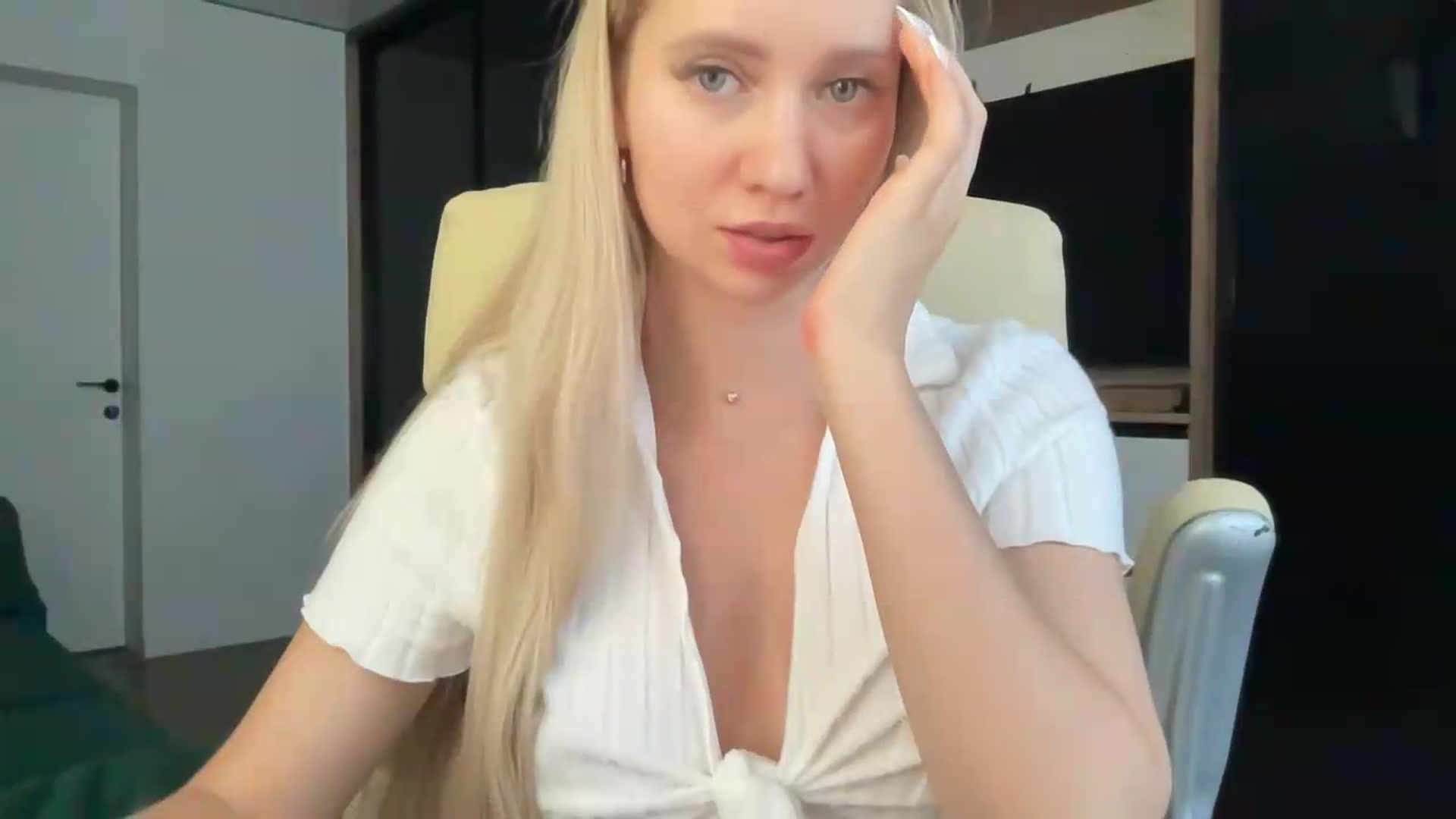 Gallery image thumbnail from Miss_Sylvia's myfreecams stream on, 07/18/2026, 15:45 image 16 of 20