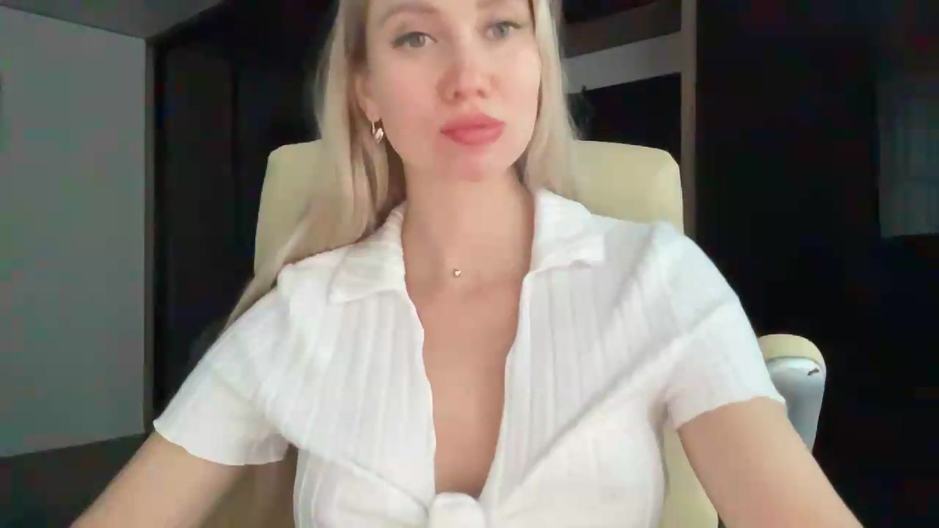 Gallery image thumbnail from Miss_Sylvia's myfreecams stream on, 07/18/2026, 17:59 image 12 of 20