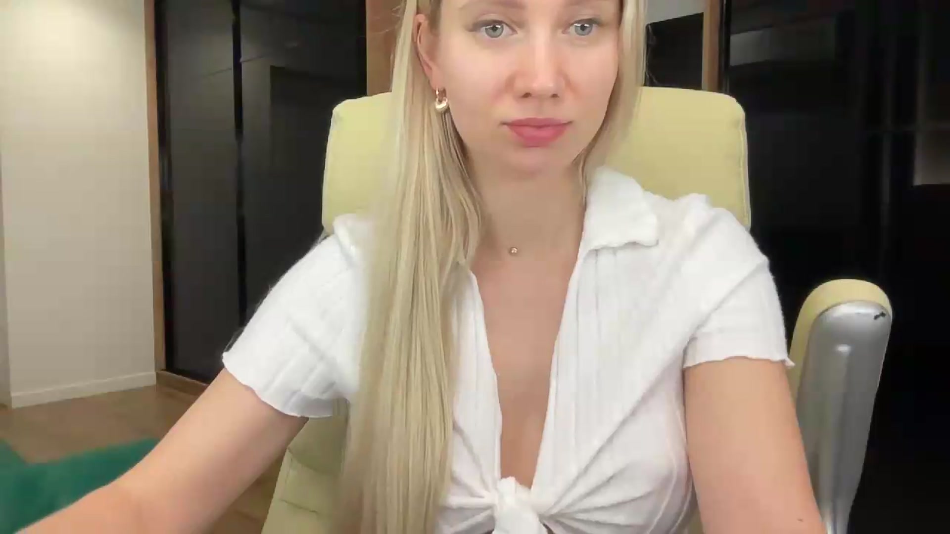 Gallery image thumbnail from Miss_Sylvia's myfreecams stream on, 07/18/2026, 20:22 image 7 of 20