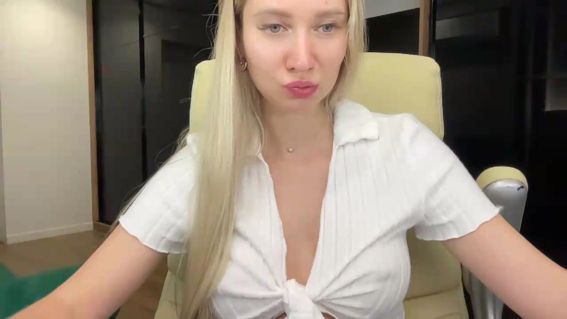 Gallery image thumbnail from Miss_Sylvia's myfreecams stream on, 07/18/2026, 20:22 image 4 of 20