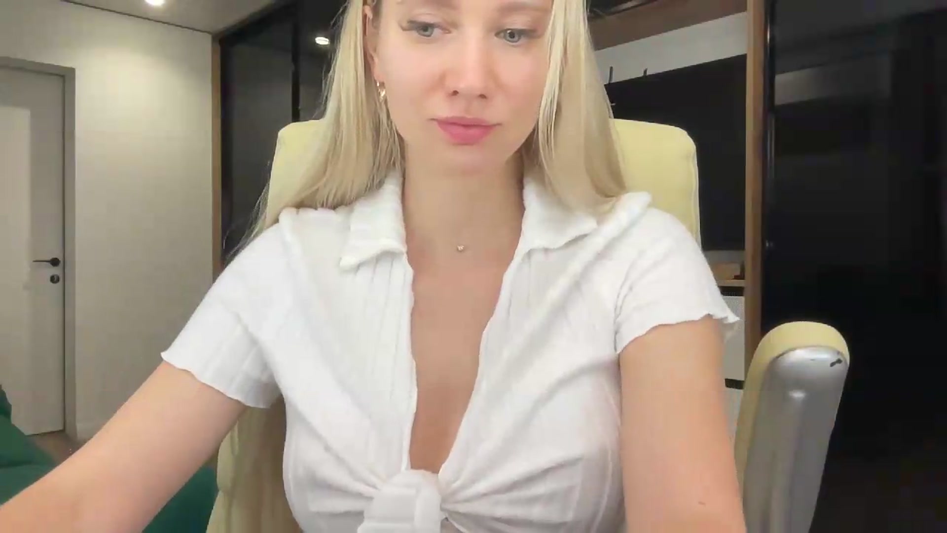 Gallery image thumbnail from Miss_Sylvia's myfreecams stream on, 07/18/2026, 21:05 image 8 of 20