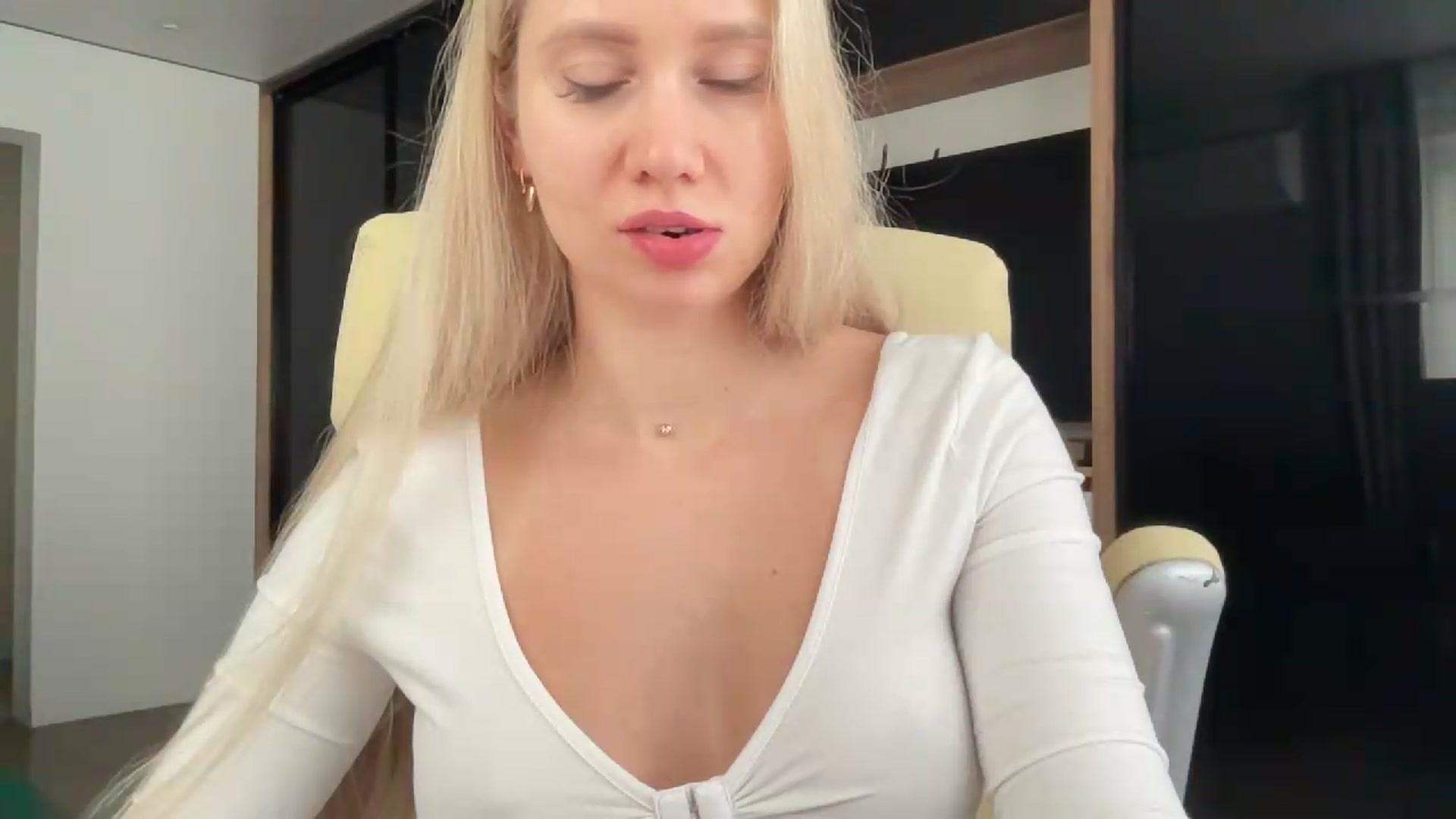 Gallery image thumbnail from Miss_Sylvia's myfreecams stream on, 07/20/2026, 13:40 image 6 of 20