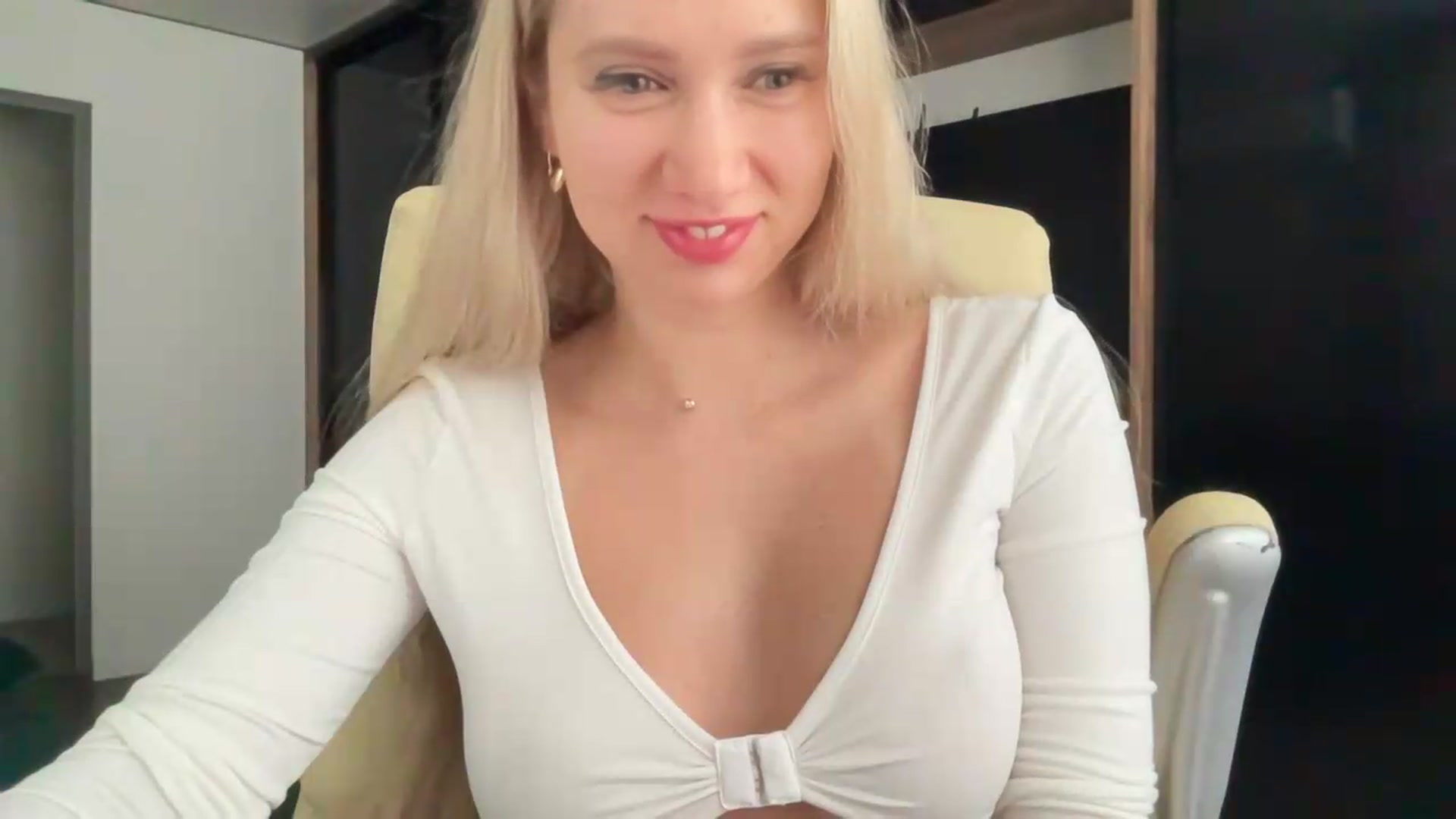 Gallery image thumbnail from Miss_Sylvia's myfreecams stream on, 07/20/2026, 16:12 image 7 of 20