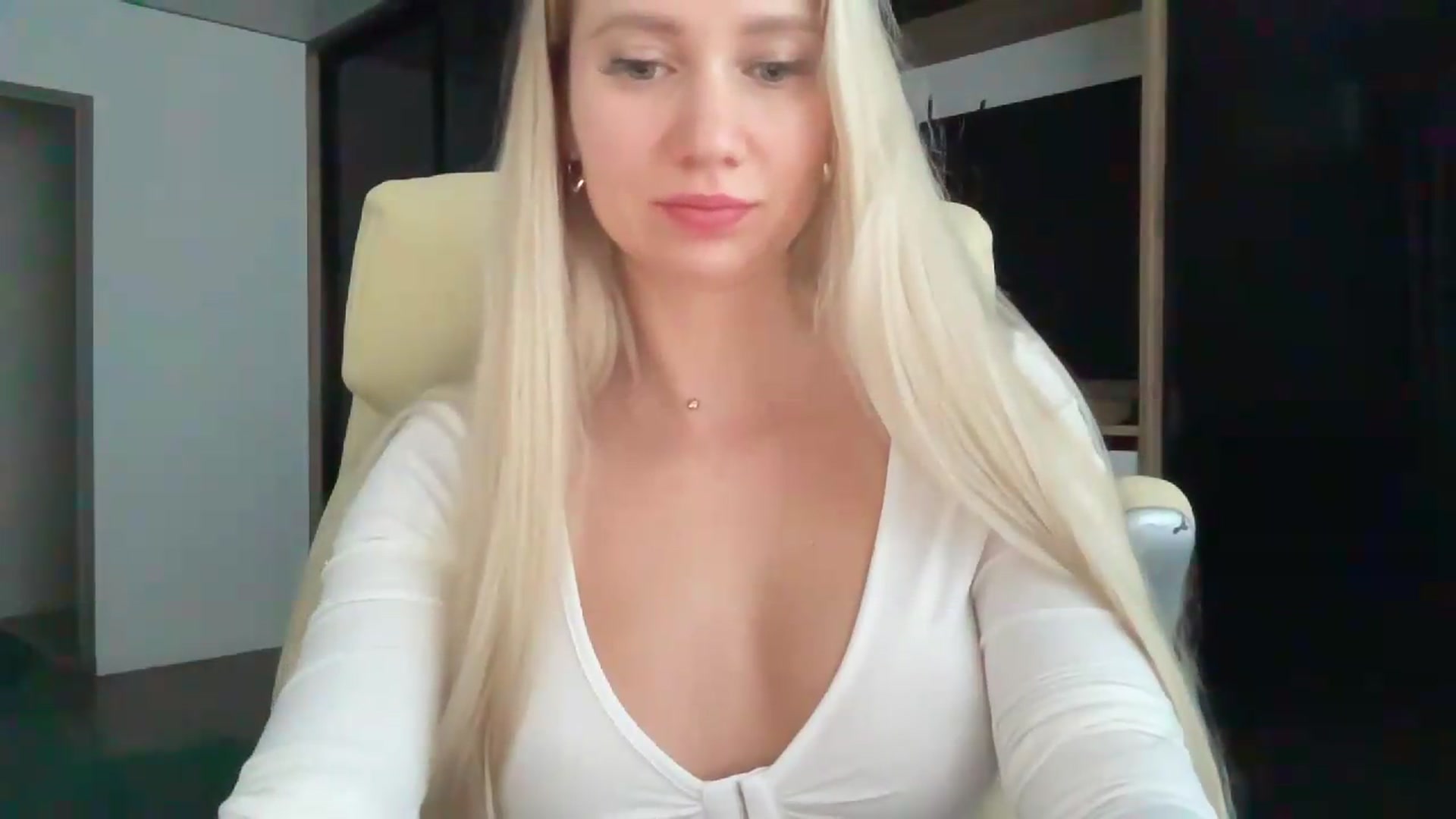 Gallery image thumbnail from Miss_Sylvia's myfreecams stream on, 07/20/2026, 17:39 image 15 of 20
