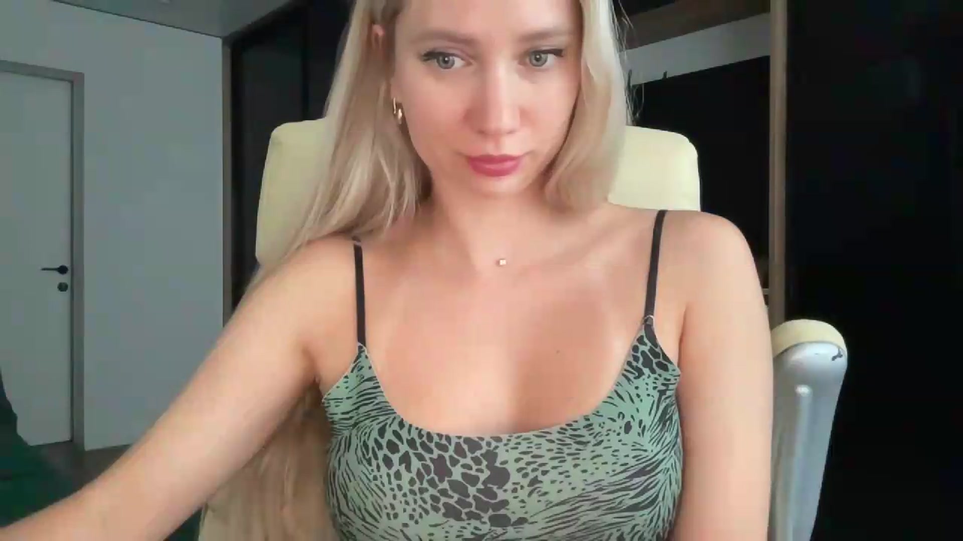 Gallery image thumbnail from Miss_Sylvia's myfreecams stream on, 08/19/2026, 17:15 image 2 of 20