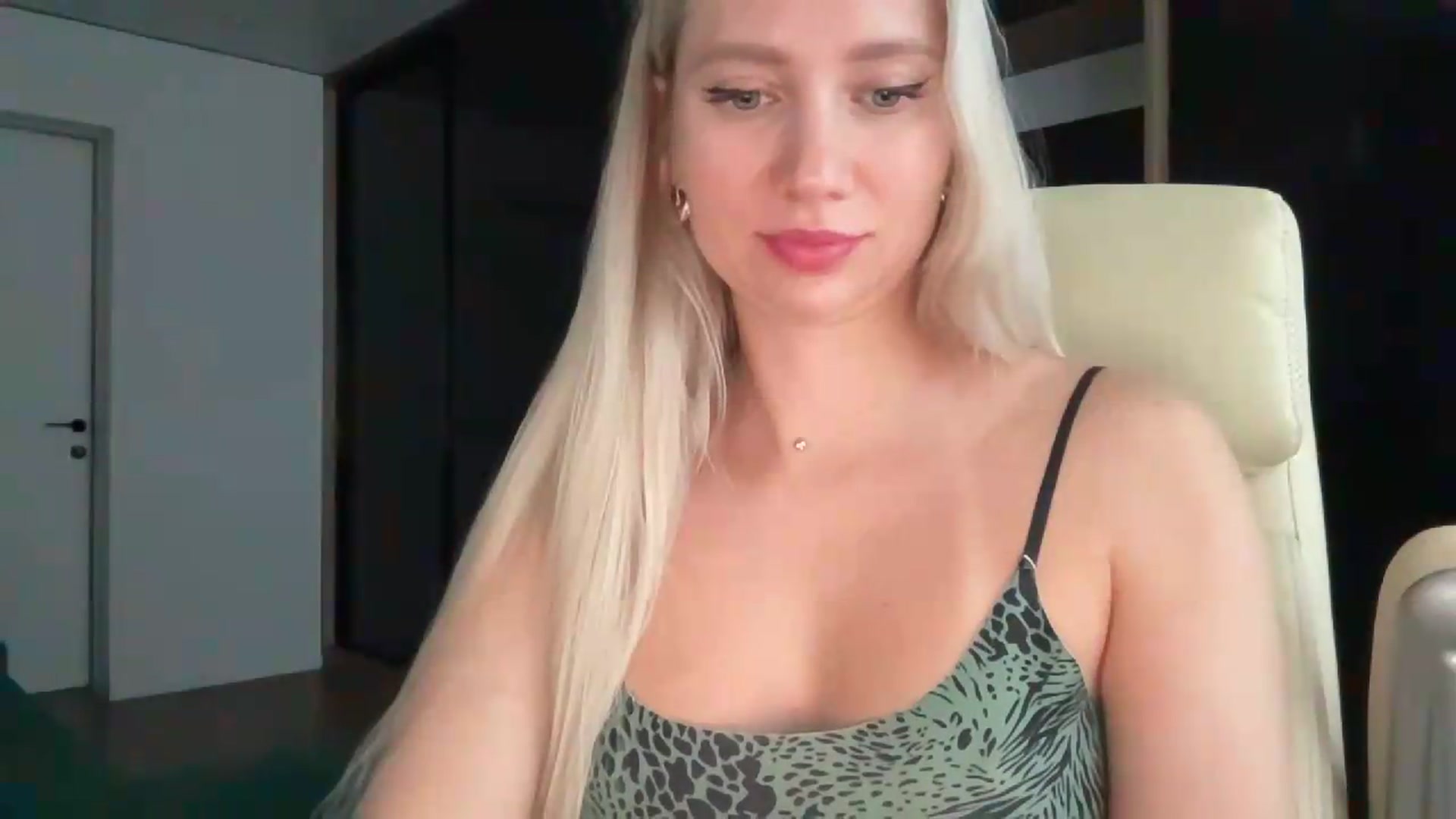 Gallery image thumbnail from Miss_Sylvia's myfreecams stream on, 08/19/2026, 17:15 image 12 of 20