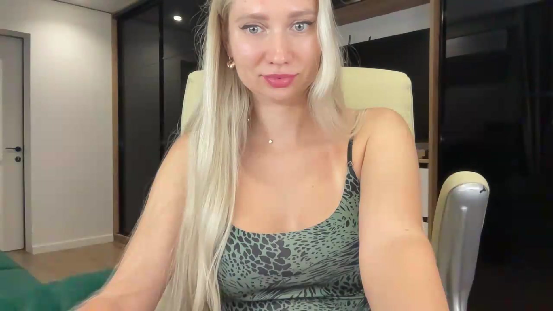 Gallery image thumbnail from Miss_Sylvia's myfreecams stream on, 08/19/2026, 20:57 image 4 of 20