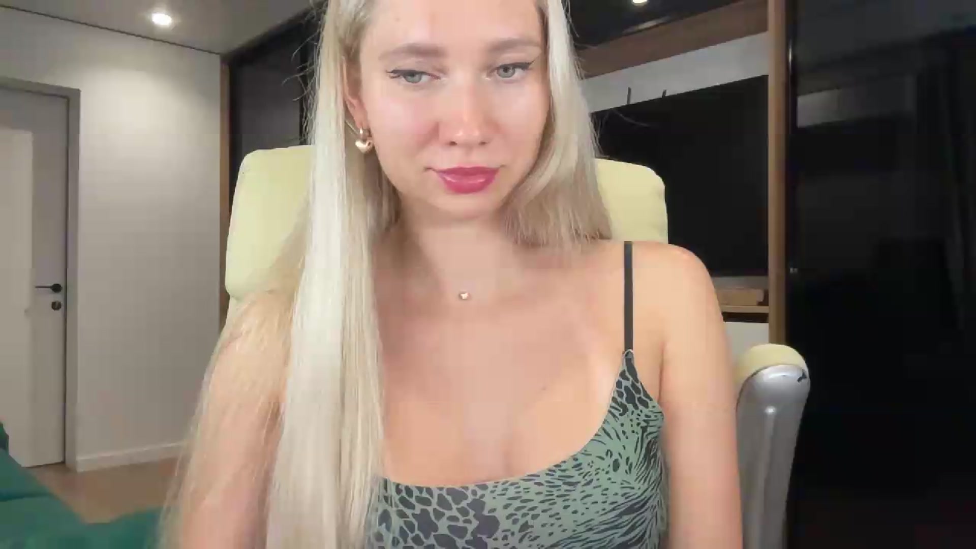 Gallery image thumbnail from Miss_Sylvia's myfreecams stream on, 08/19/2026, 20:57 image 10 of 20