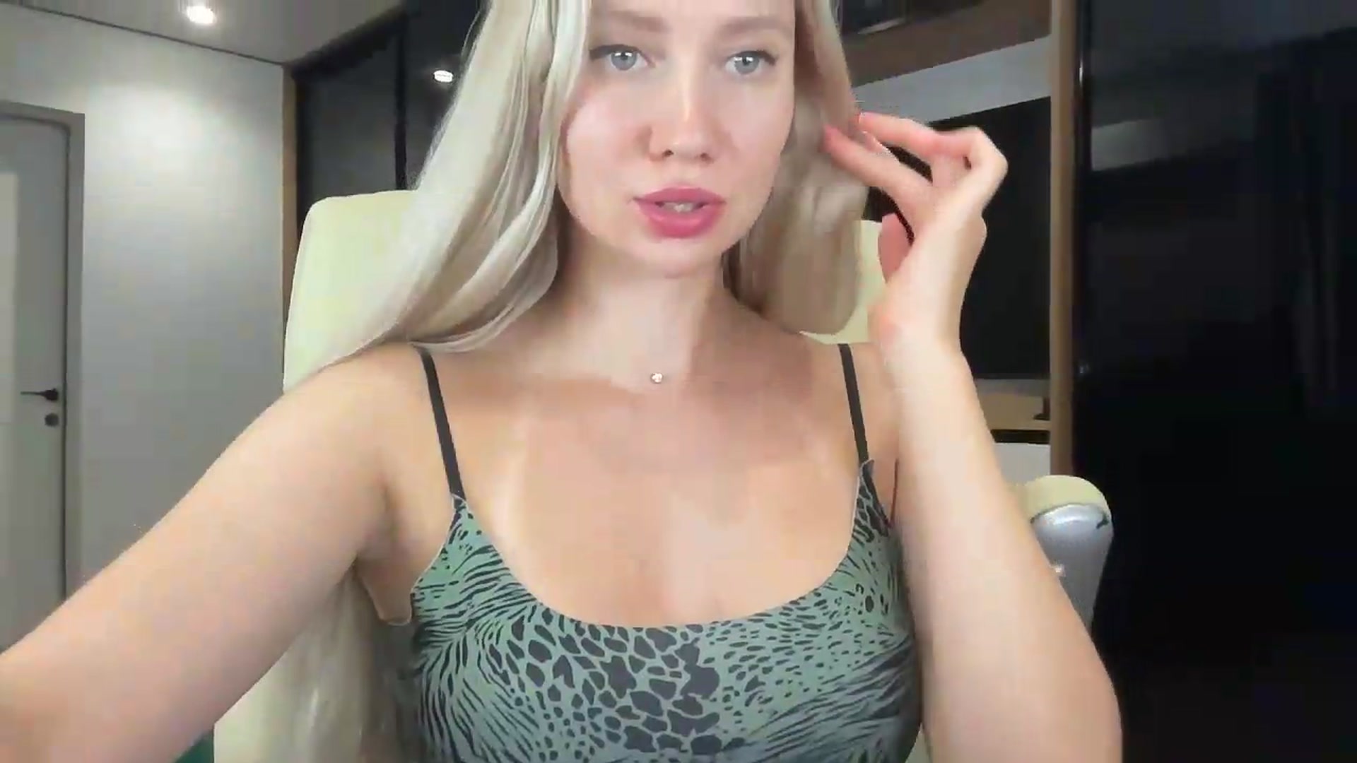 Gallery image thumbnail from Miss_Sylvia's myfreecams stream on, 08/19/2026, 20:57 image 11 of 20