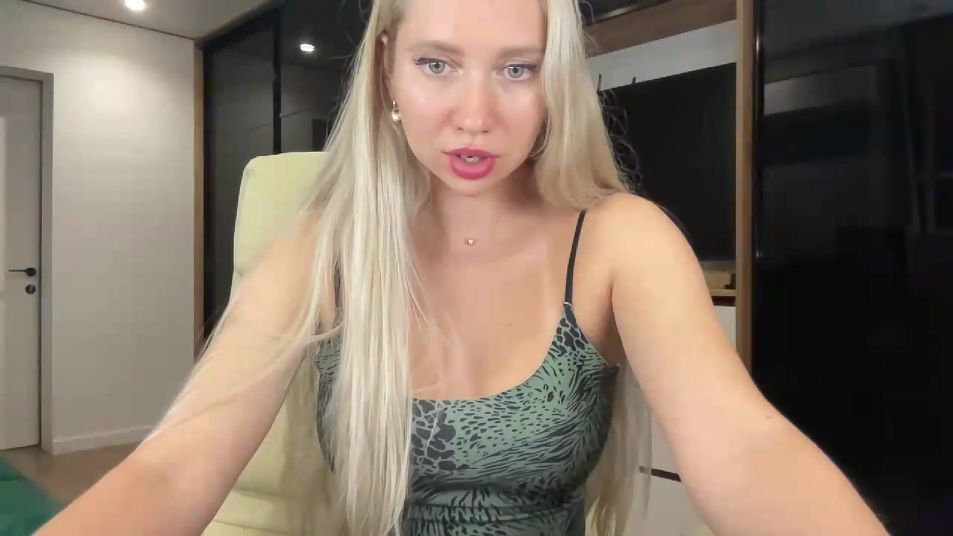 Gallery image thumbnail from Miss_Sylvia's myfreecams stream on, 08/19/2026, 22:28 image 16 of 20