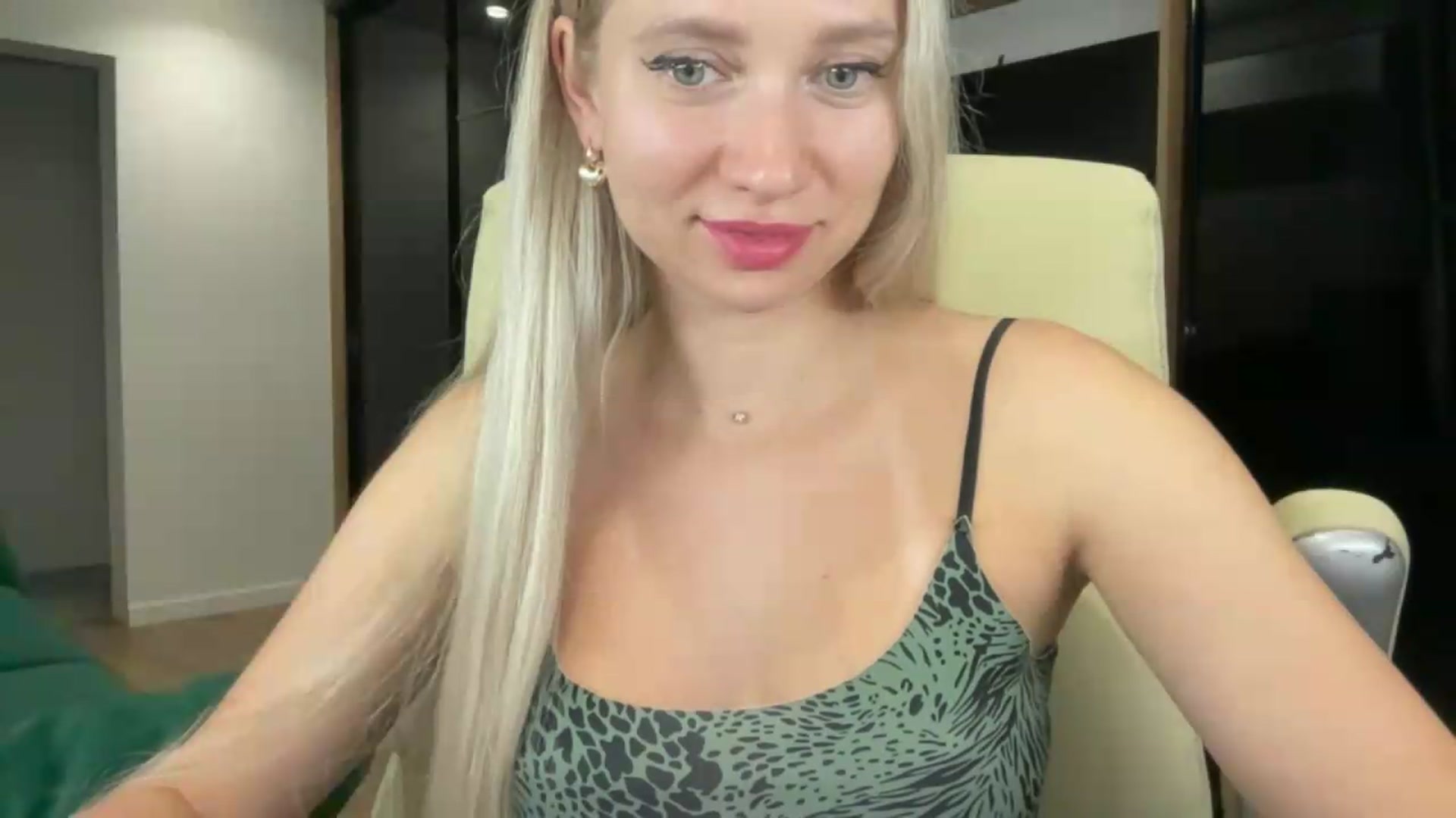 Gallery image thumbnail from Miss_Sylvia's myfreecams stream on, 08/19/2026, 23:32 image 12 of 20