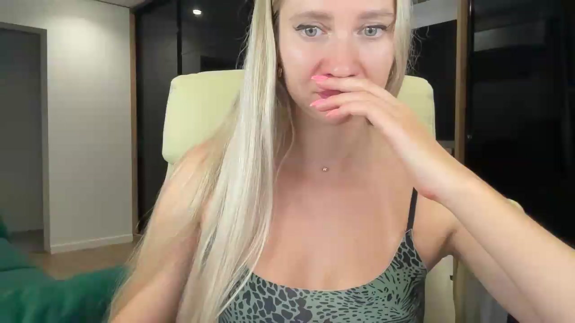 Gallery image thumbnail from Miss_Sylvia's myfreecams stream on, 08/19/2026, 23:32 image 9 of 20