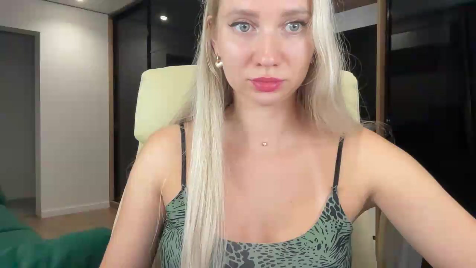 Gallery image thumbnail from Miss_Sylvia's myfreecams stream on, 08/19/2026, 23:32 image 3 of 20