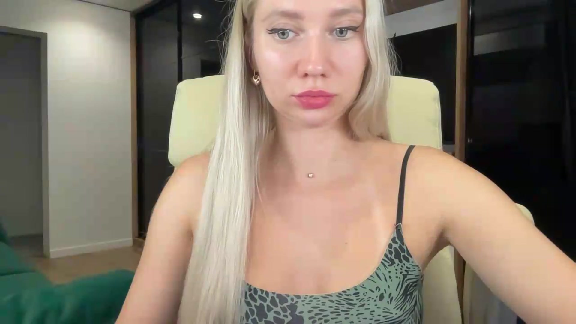 Gallery image thumbnail from Miss_Sylvia's myfreecams stream on, 08/19/2026, 23:32 image 16 of 20