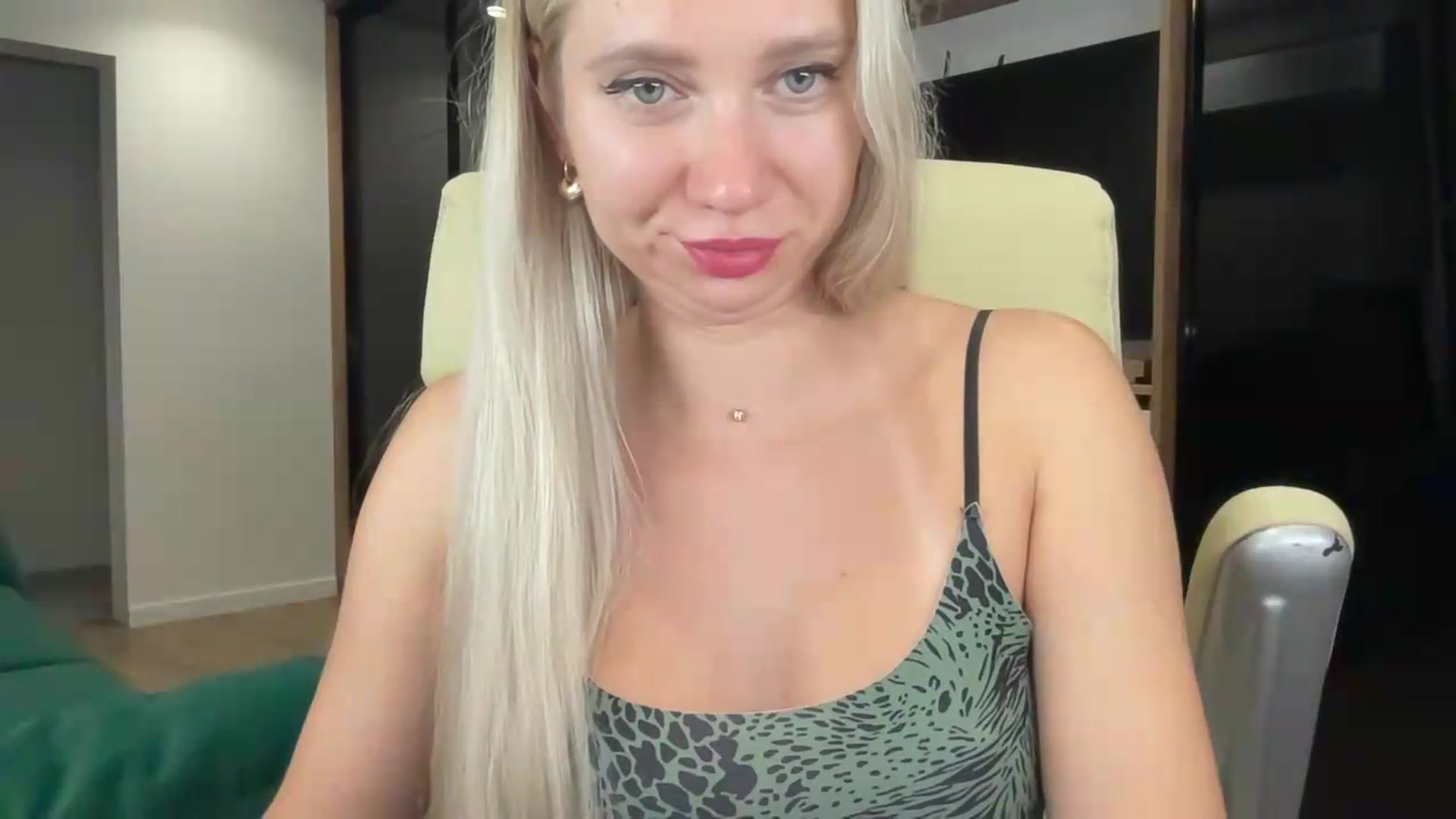 Gallery image thumbnail from Miss_Sylvia's myfreecams stream on, 08/19/2026, 23:32 image 14 of 20