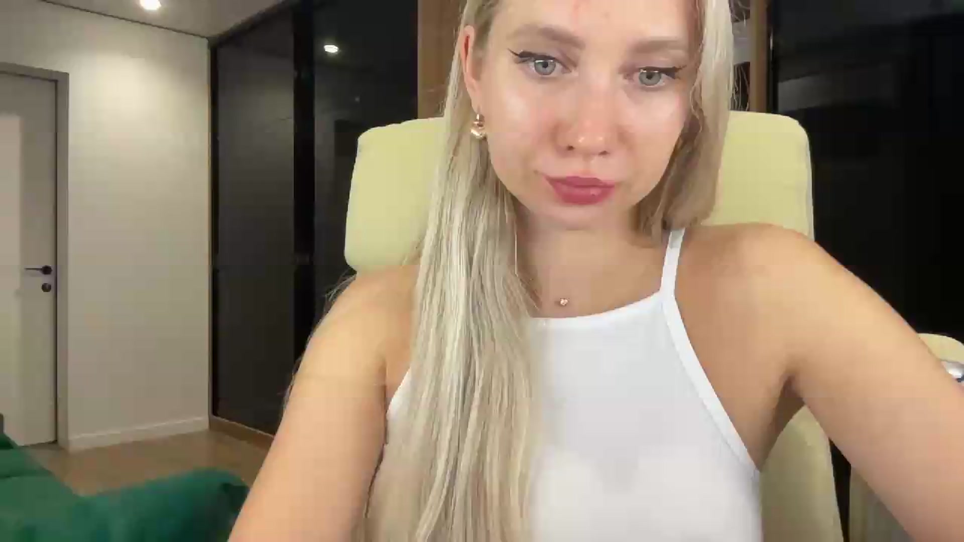 Gallery image thumbnail from Miss_Sylvia's myfreecams stream on, 08/21/2026, 01:03 image 15 of 20