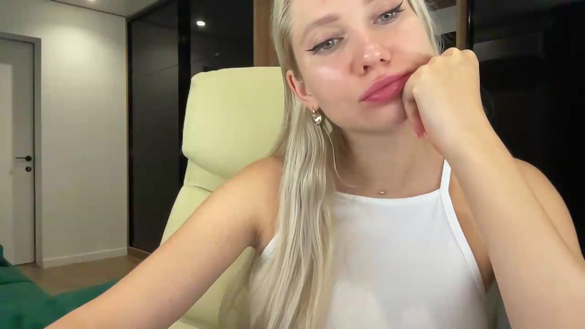 Gallery image thumbnail from Miss_Sylvia's myfreecams stream on, 08/21/2026, 01:03 image 8 of 20