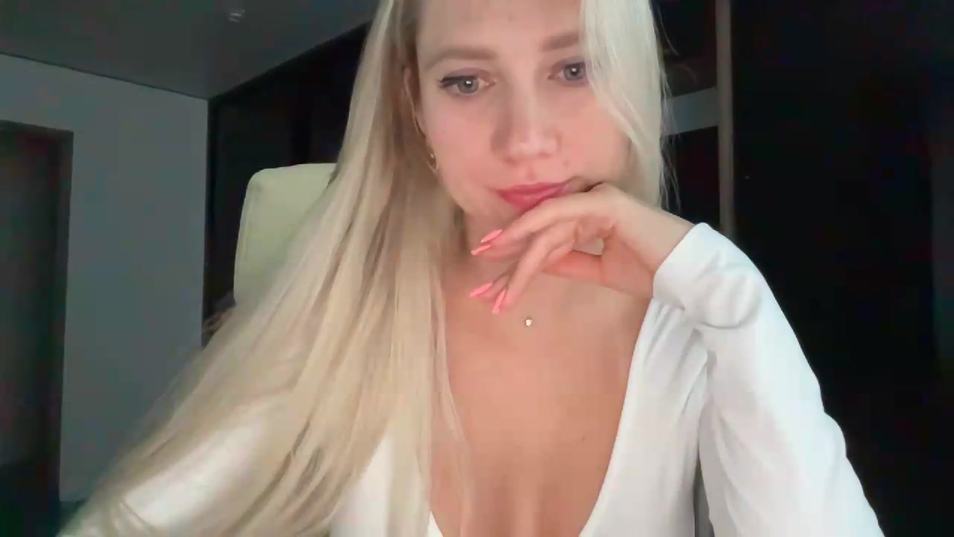 Gallery image thumbnail from Miss_Sylvia's myfreecams stream on, 08/21/2026, 17:24 image 5 of 20