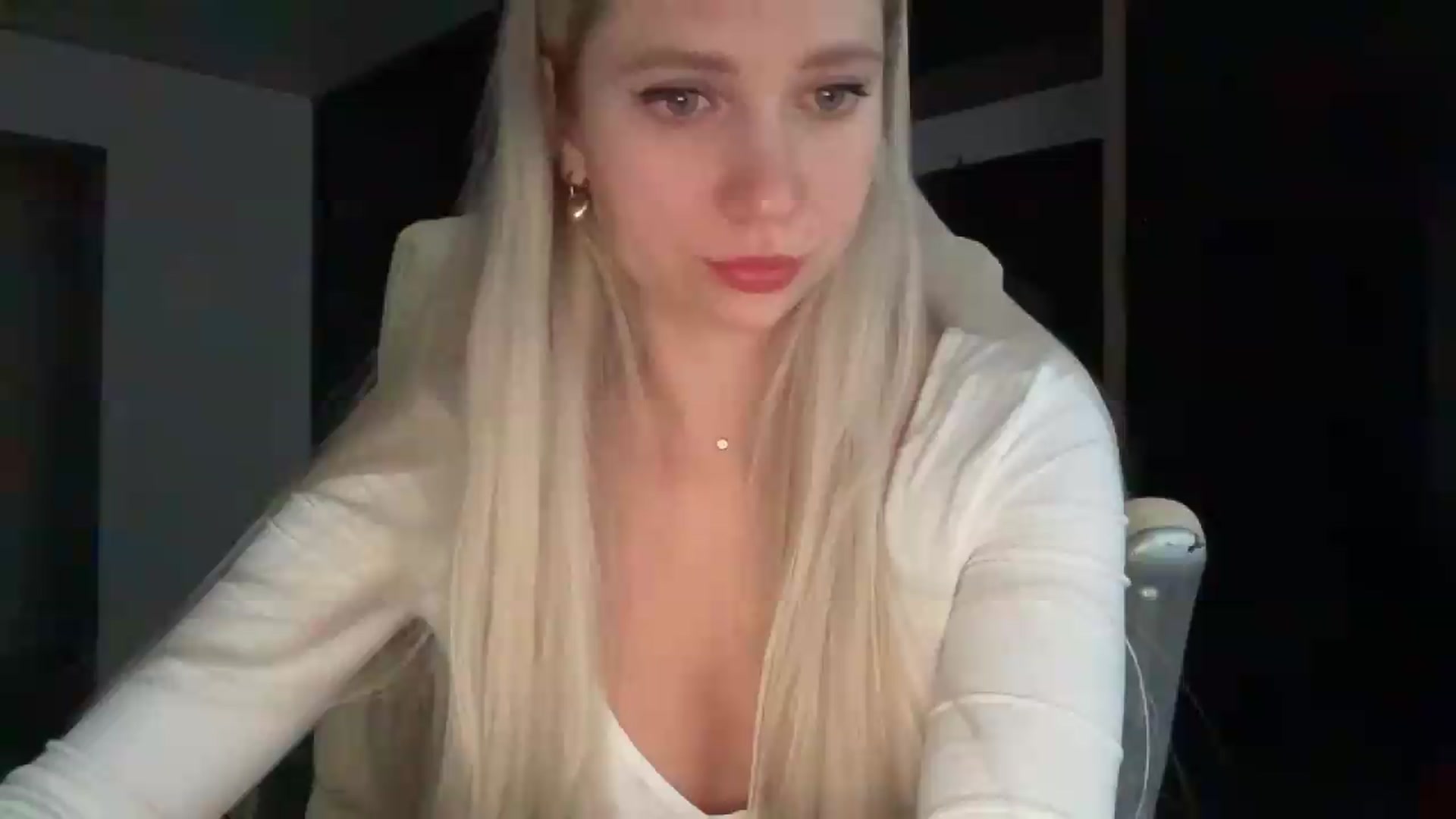 Gallery image thumbnail from Miss_Sylvia's myfreecams stream on, 08/21/2026, 17:24 image 10 of 20