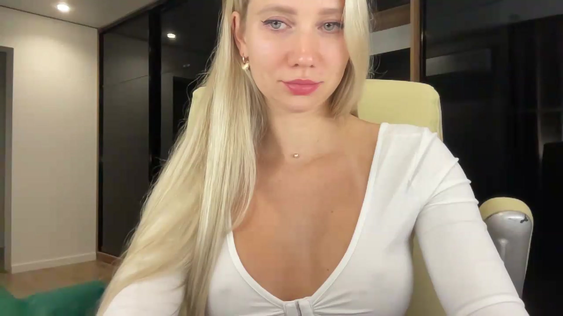 Gallery image thumbnail from Miss_Sylvia's myfreecams stream on, 08/21/2026, 18:06 image 12 of 20