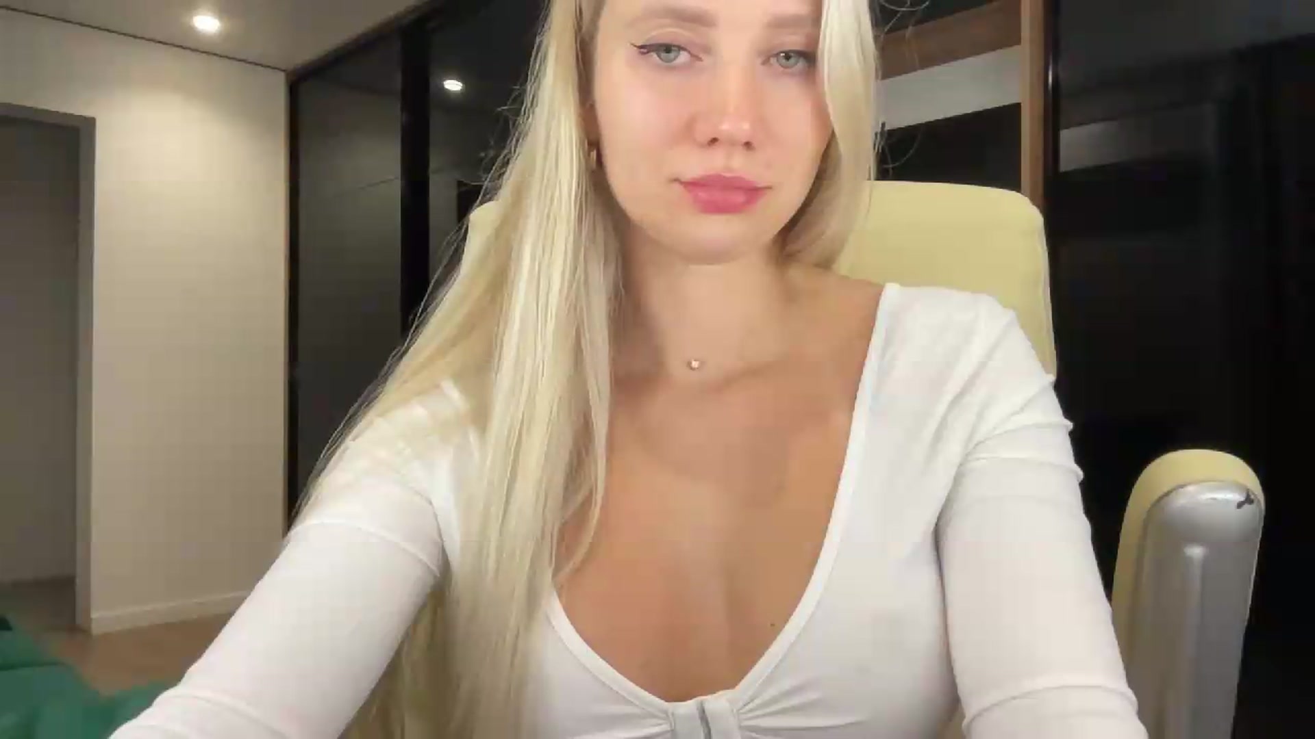 Gallery image thumbnail from Miss_Sylvia's myfreecams stream on, 08/21/2026, 18:06 image 2 of 20