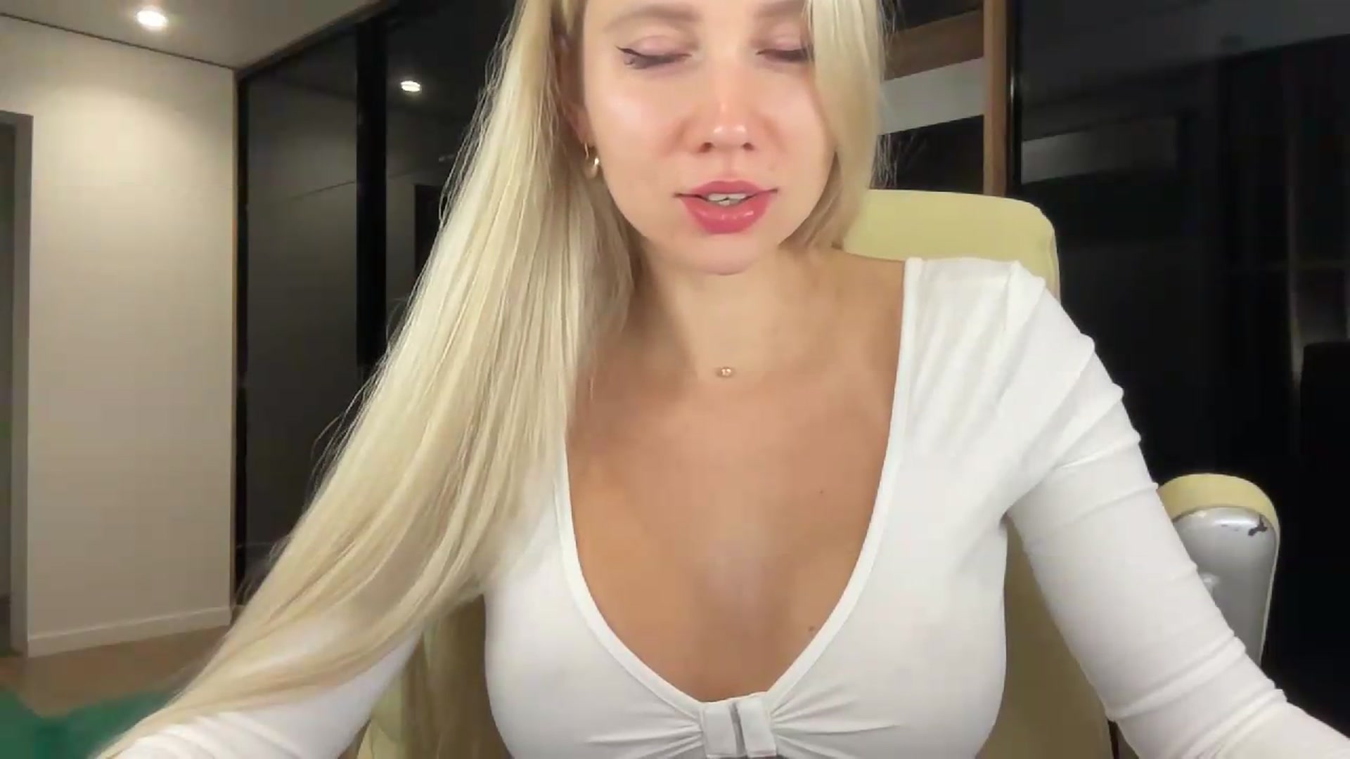 Gallery image thumbnail from Miss_Sylvia's myfreecams stream on, 08/21/2026, 18:06 image 11 of 20