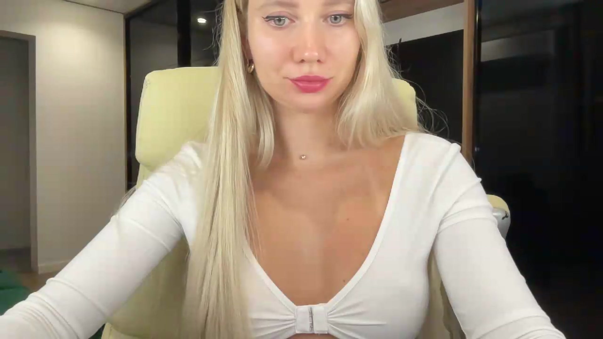 Gallery image thumbnail from Miss_Sylvia's myfreecams stream on, 08/21/2026, 19:49 image 19 of 20