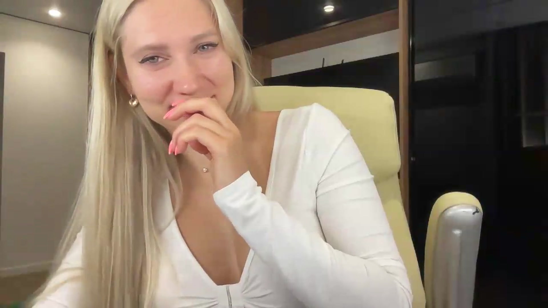 Gallery image thumbnail from Miss_Sylvia's myfreecams stream on, 08/21/2026, 19:49 image 2 of 20