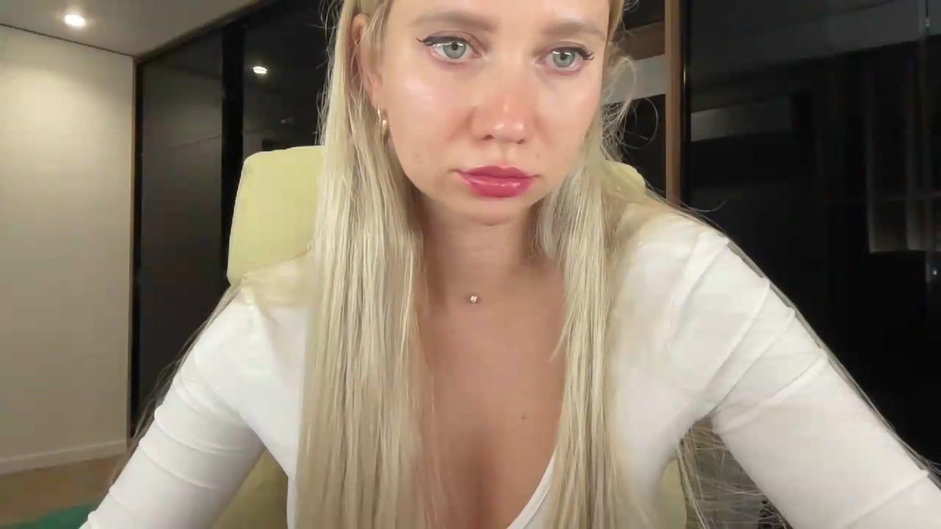 Gallery image thumbnail from Miss_Sylvia's myfreecams stream on, 08/21/2026, 21:04 image 2 of 20